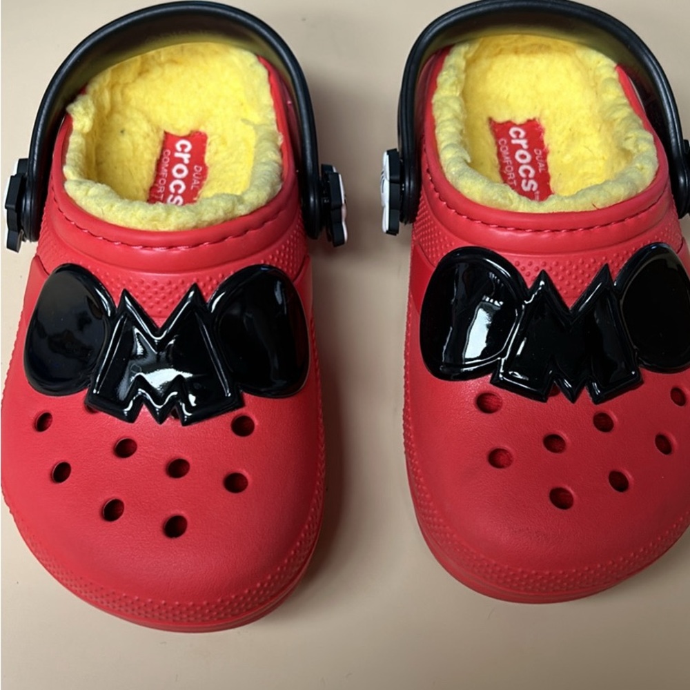 Crocs Unisex-Child Classic Lined Disney Clogs- Mickey, toddler size 9